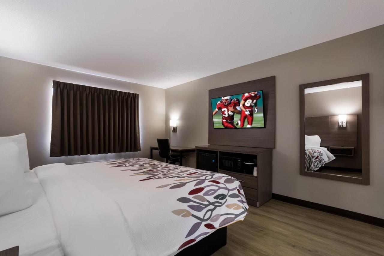 Super 8 By Wyndham Marston Motel ภายนอก รูปภาพ